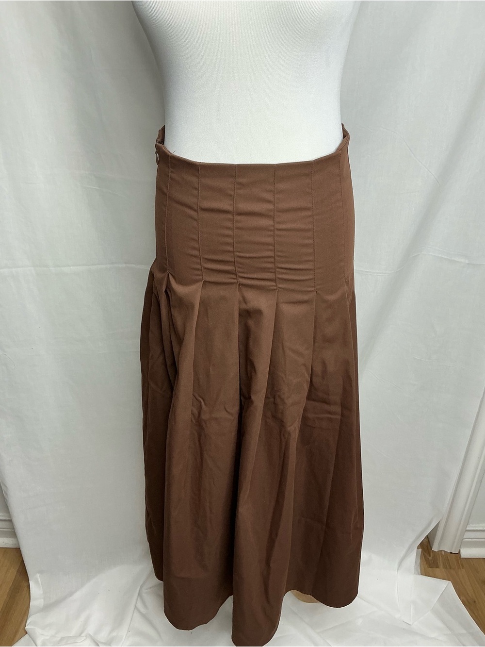 2176 - SHEIN Brown High-Waist Pleated Maxi Skirt - Picture 3 of 8